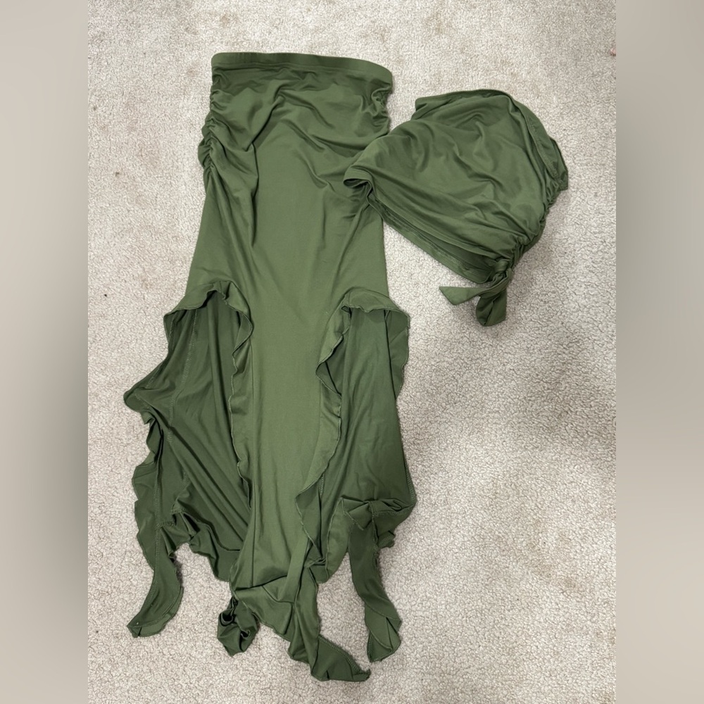 Green cropped side knot top + split thigh skirt
